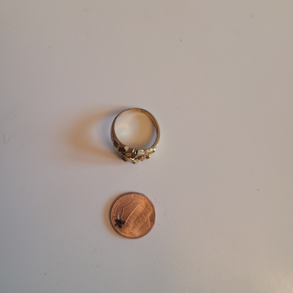 Elegant Gold Women's Ring
